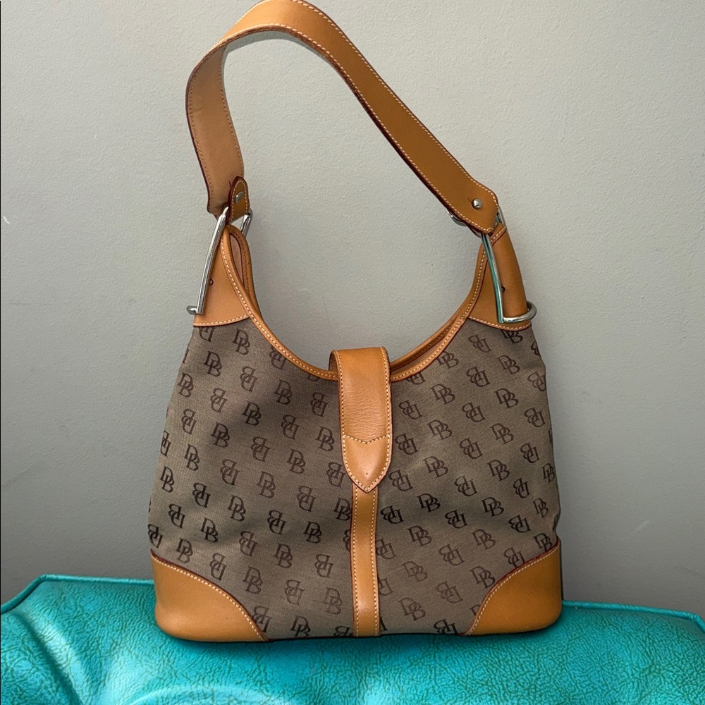 Vintage Dooney & Bourke Signature Crescent Canvas Logo Shoulder Bag Classic Y2K - Picture 10 of 16